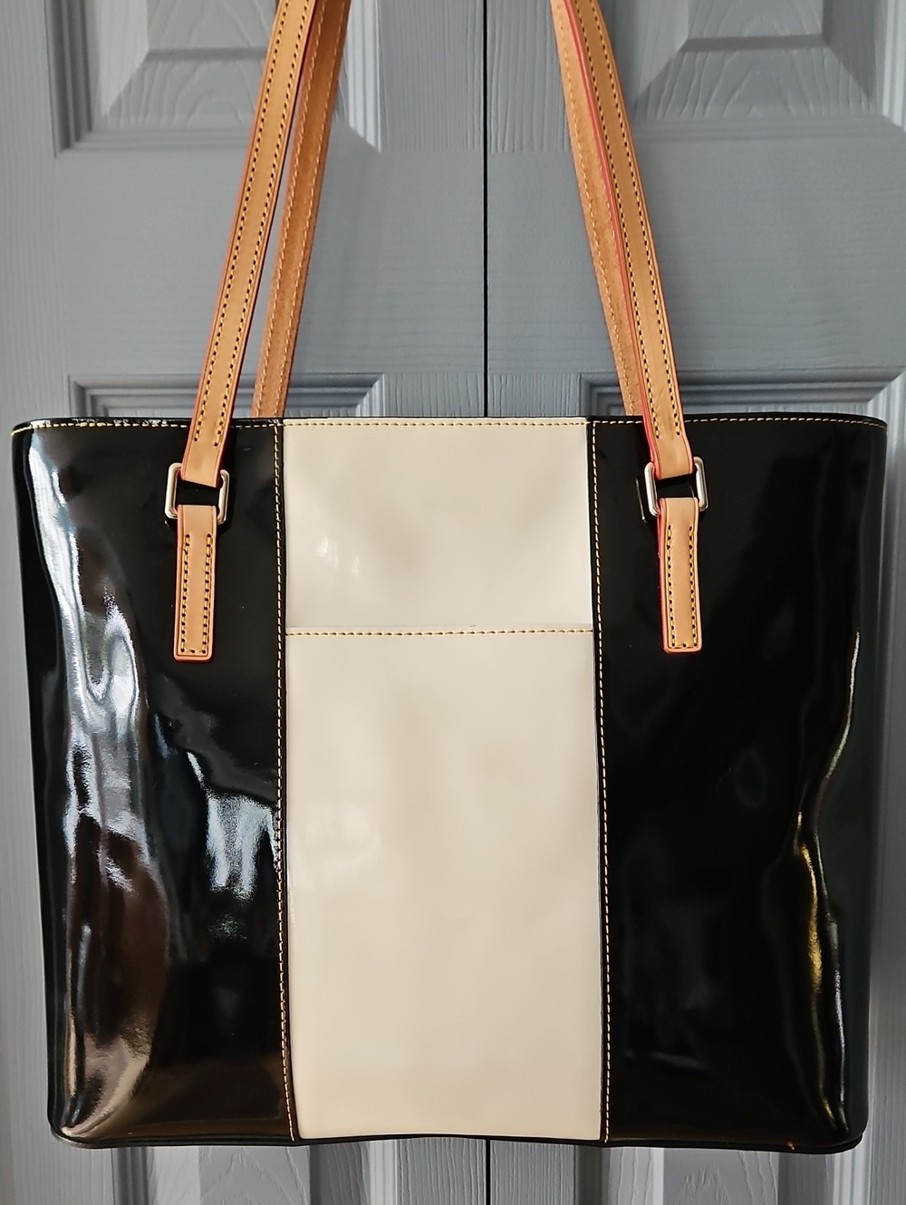 Dooney & Bourke Black & (Off) White Patent Leather Lexington Shopper - Picture 2 of 16